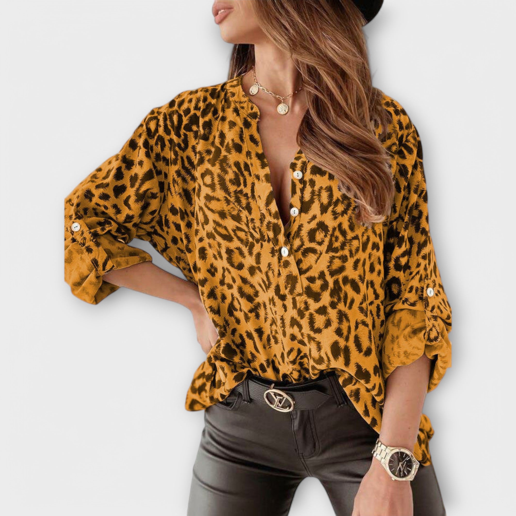 Iara - Blusa moderna estampada leopardo