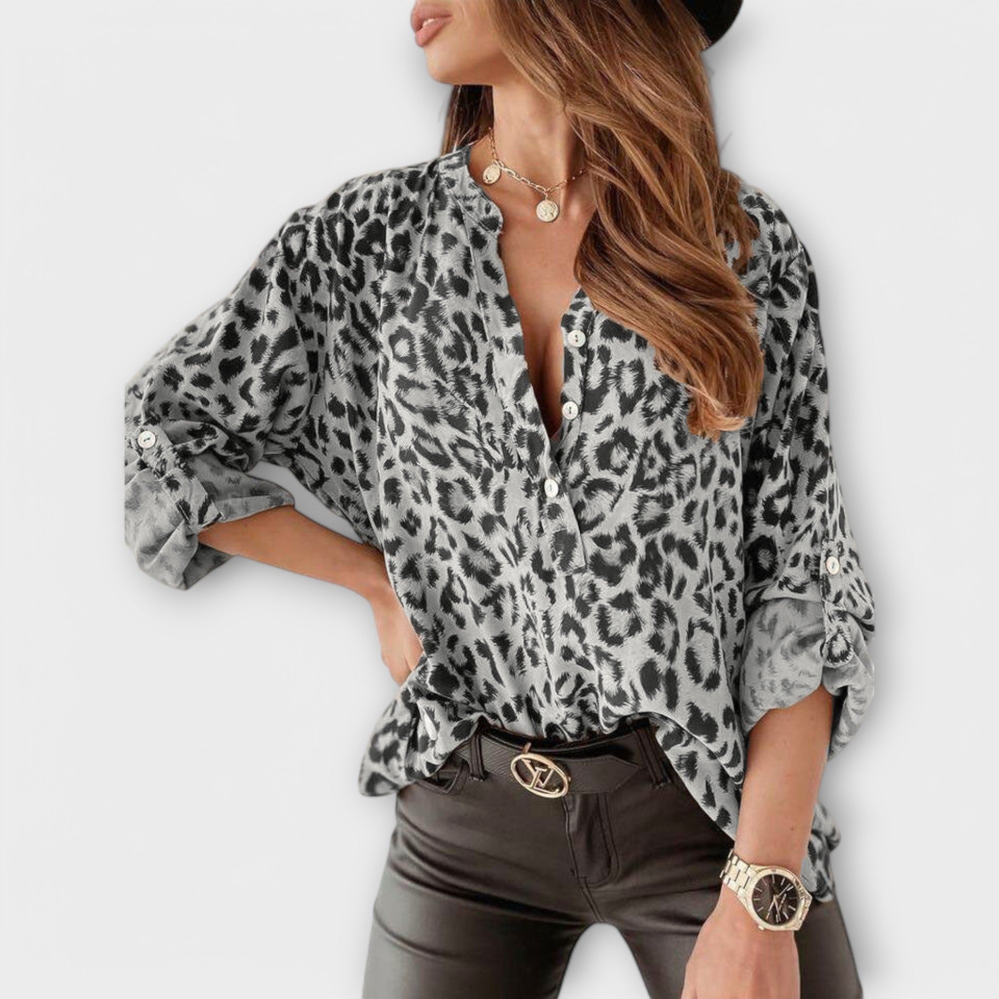 Iara - Blusa moderna estampada leopardo