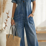 Clara Lisboa - Macacão de Denim com Decote em V