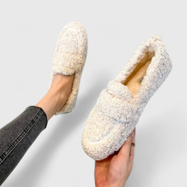 Chinelos Solenne - Elegância em Casa com Conforto Aconchegante